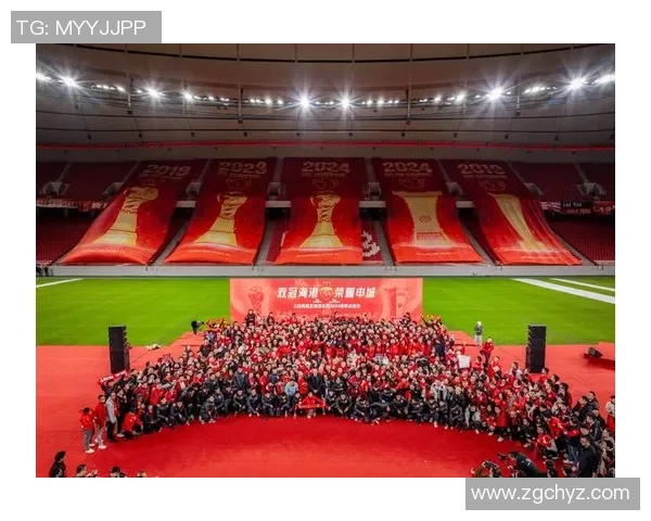 上海足球队逆袭之旅挑战赛特别报道展现团队精神与奋斗历程 上海足球队逆袭之旅挑战赛特别报道展现团队精神与奋斗历程