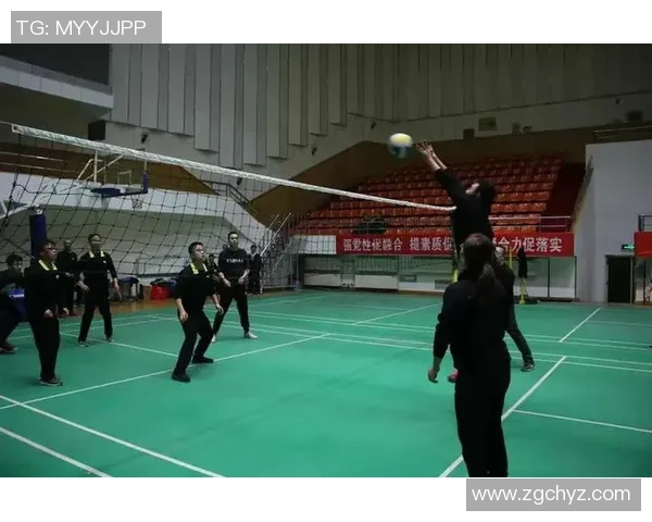 香港足球明星队足球宝贝魅力四射展现青春活力与运动激情 香港足球明星队足球宝贝魅力四射展现青春活力与运动激情